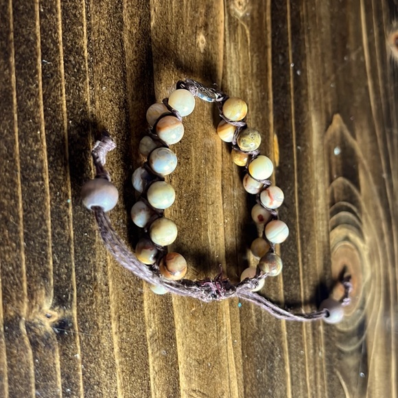 Adjustable - Picture 1 of 1